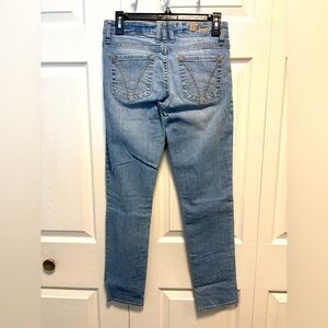 Kut from the Kloth Katy Boyfriend jeans. Size 2. EUC!